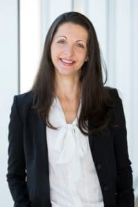 Dr. Carolina Souza